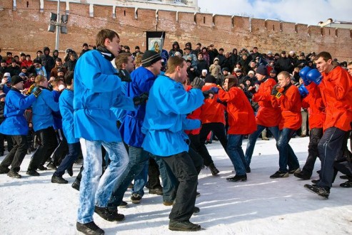 «Стенка на стенку» на масленице