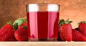 вкусный компот из свежей клубники