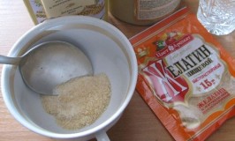 ложка желатина в миске