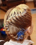 Прическа на основе французского колоска 1
