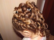 Причёска на основе косы-тиары 3
